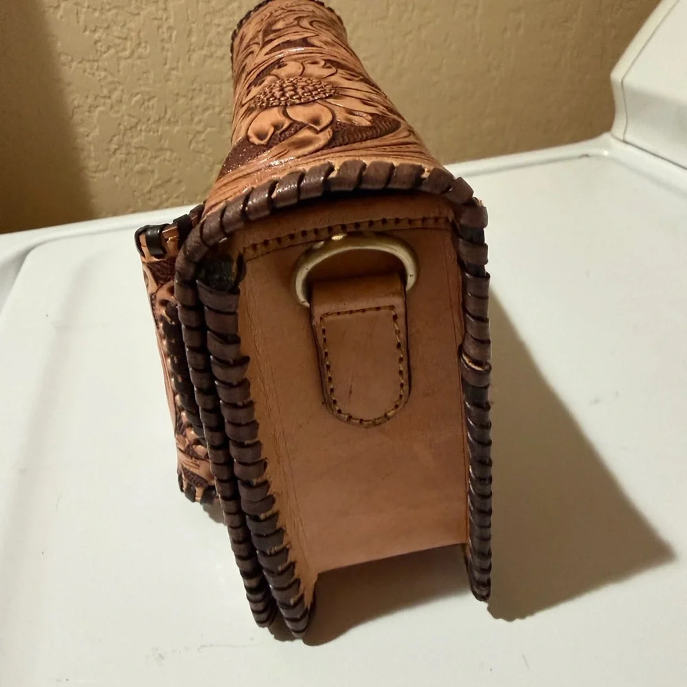 N/A authentic tooled